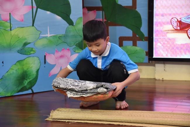 The 2nd day of huong phap branch's teenage retreat of , cu chi