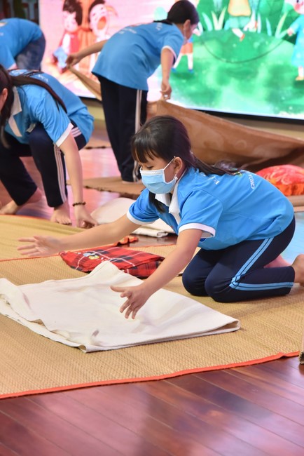 The 2nd day of huong phap branch's teenage retreat of , cu chi