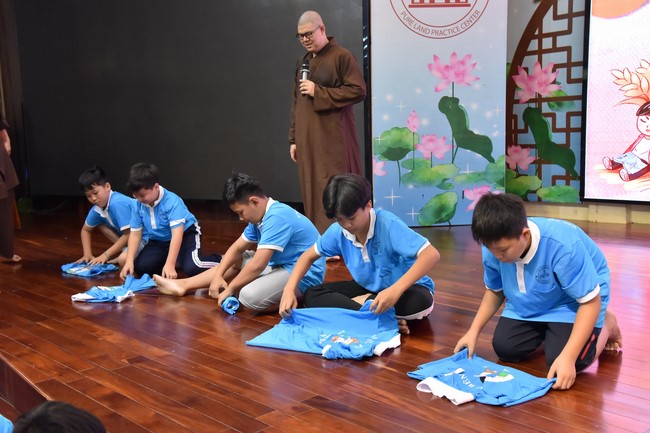 The 2nd day of huong phap branch's teenage retreat of , cu chi