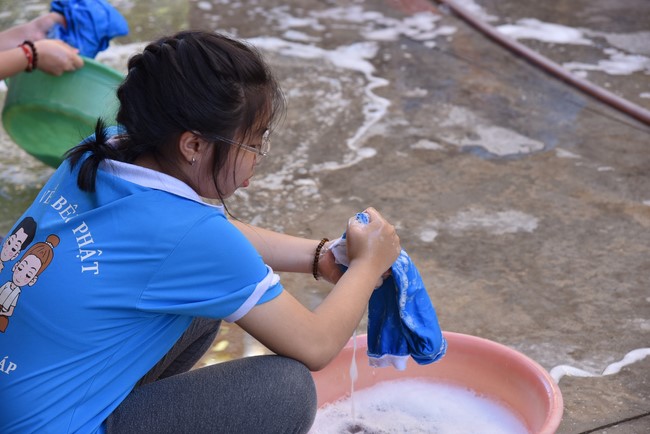 The 2nd day of huong phap branch's teenage retreat of , cu chi