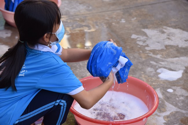 The 2nd day of huong phap branch's teenage retreat of , cu chi