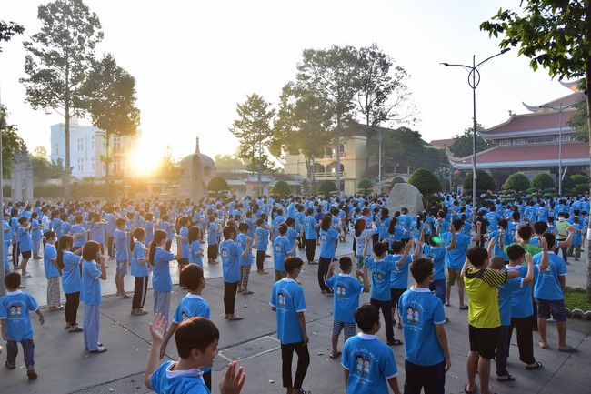 The 2nd day of huong phap branch's teenage retreat of , cu chi