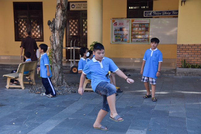 The 2nd day of huong phap branch's teenage retreat of , cu chi