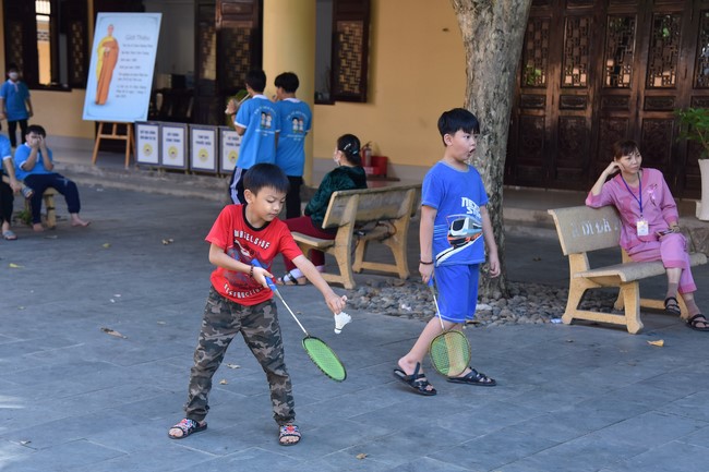 The 2nd day of huong phap branch's teenage retreat of , cu chi