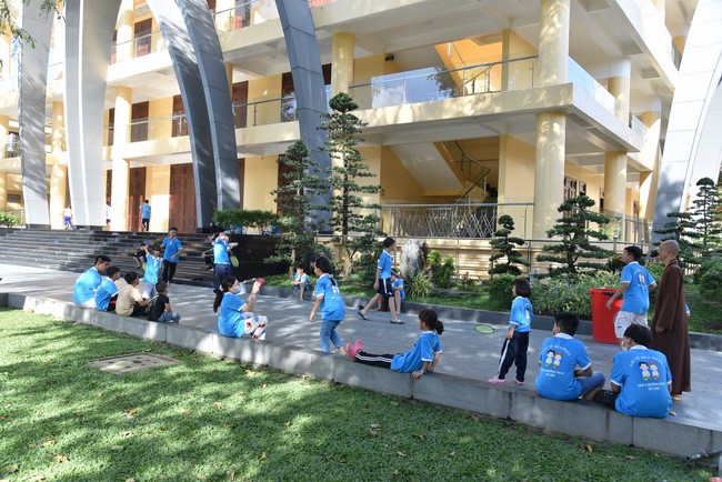 The 2nd day of huong phap branch's teenage retreat of , cu chi