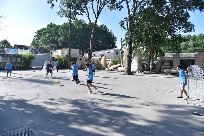 The 2nd day of huong phap branch's teenage retreat of , cu chi