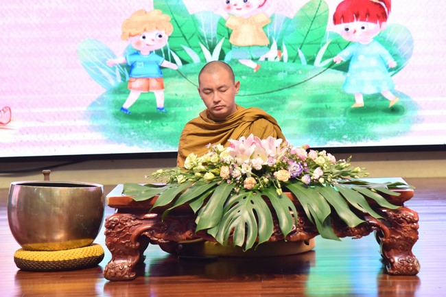 The 2nd day of huong phap branch's teenage retreat of , cu chi