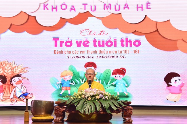 The 2nd day of huong phap branch's teenage retreat of , cu chi