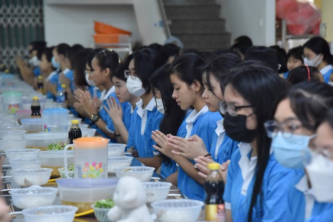 The 3rd Day of Huong Phap Branch 's Teenage Retreat, Cu Chi