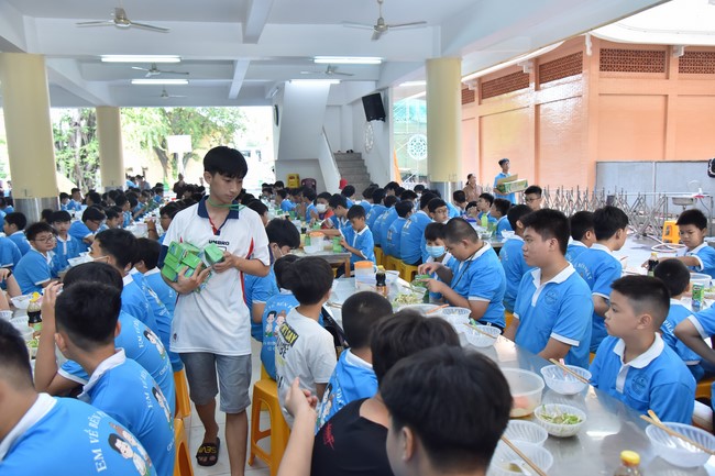 The 3rd Day of Huong Phap Branch 's Teenage Retreat, Cu Chi