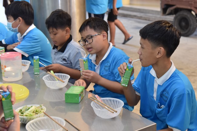 The 3rd Day of Huong Phap Branch 's Teenage Retreat, Cu Chi