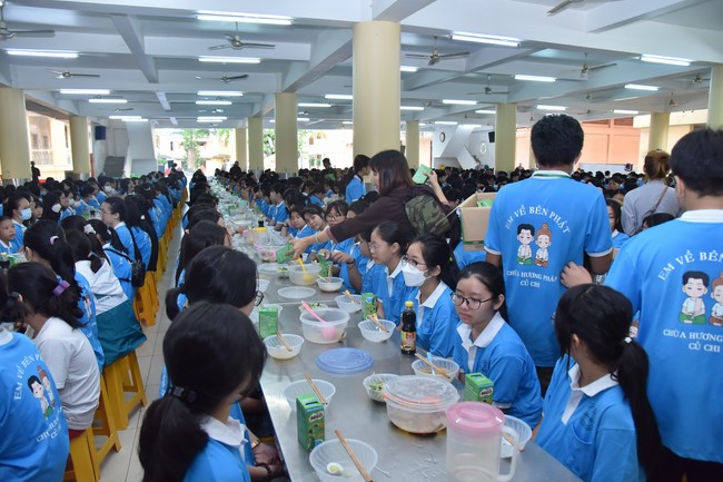 The 3rd Day of Huong Phap Branch 's Teenage Retreat, Cu Chi
