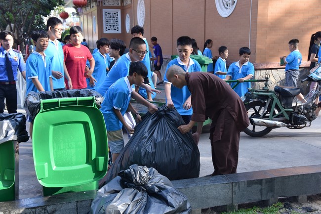 The 3rd Day of Huong Phap Branch 's Teenage Retreat, Cu Chi