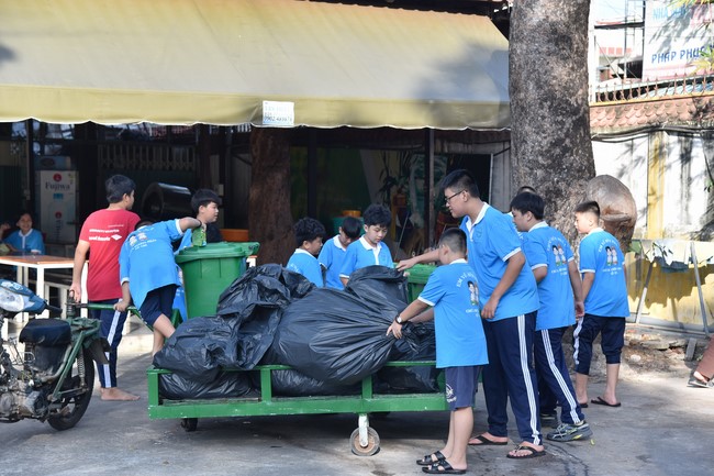 The 3rd Day of Huong Phap Branch 's Teenage Retreat, Cu Chi