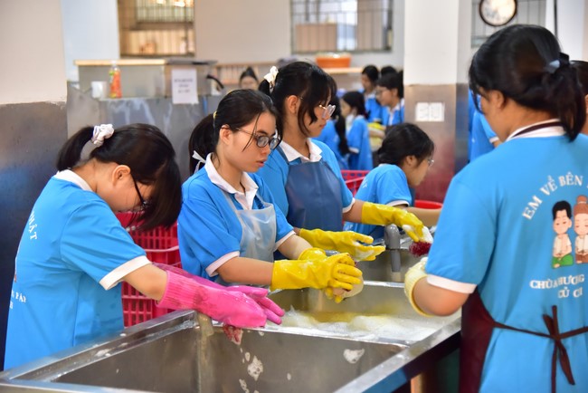 The 3rd Day of Huong Phap Branch 's Teenage Retreat, Cu Chi