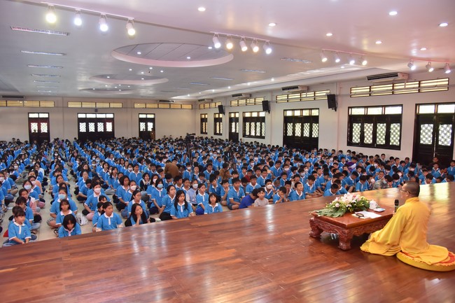 The 3rd Day of Huong Phap Branch 's Teenage Retreat, Cu Chi