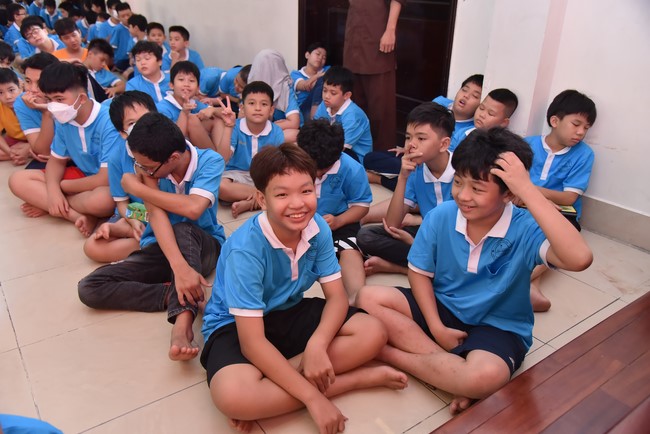 The 3rd Day of Huong Phap Branch 's Teenage Retreat, Cu Chi