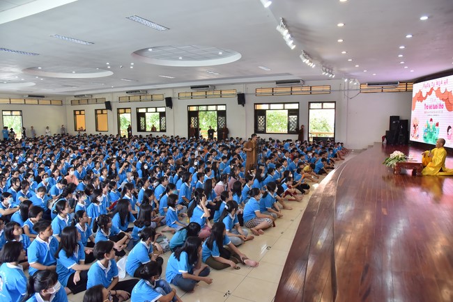 The 3rd Day of Huong Phap Branch 's Teenage Retreat, Cu Chi