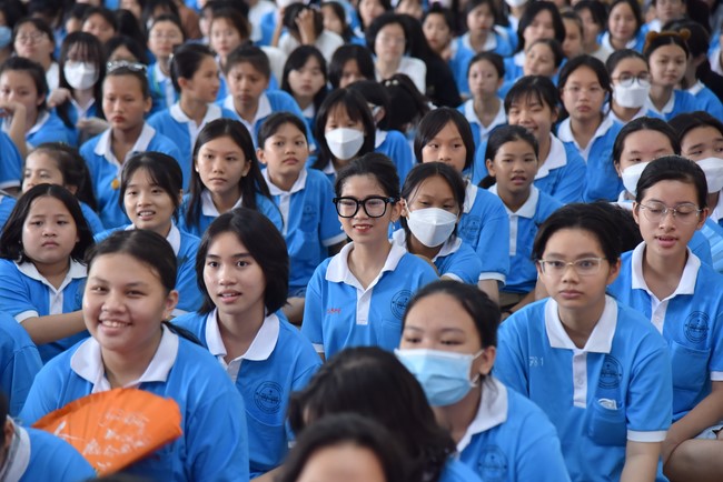 The 3rd Day of Huong Phap Branch 's Teenage Retreat, Cu Chi