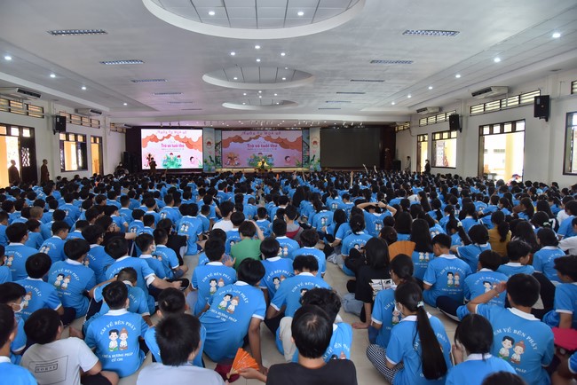 The 3rd Day of Huong Phap Branch 's Teenage Retreat, Cu Chi