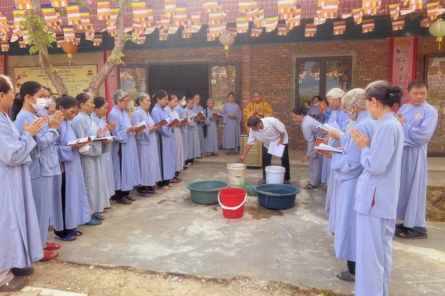 Chùa Bốn: Tu niệm Phật Một ngày An lạc