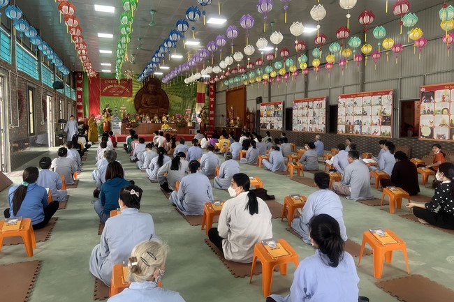 Chùa Bốn: Tu niệm Phật Một ngày An lạc