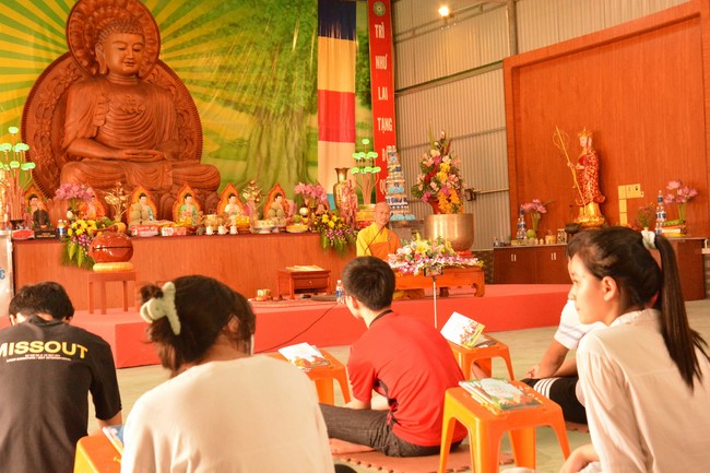 Chùa Bốn: Tu niệm Phật Một ngày An lạc