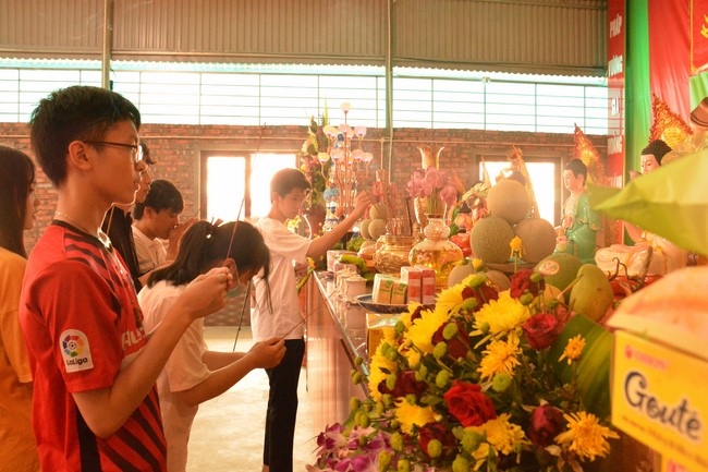 Chùa Bốn: Tu niệm Phật Một ngày An lạc