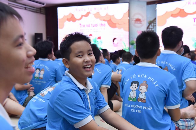 The 4th Day of Huong Phap Branch 's Teenage Retreat, Cu Chi