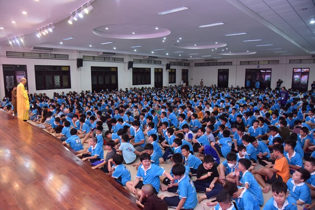 The 4th Day of Huong Phap Branch 's Teenage Retreat, Cu Chi