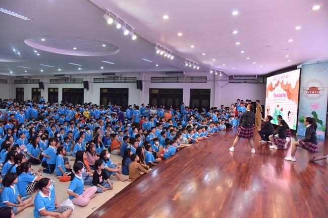 The 4th Day of Huong Phap Branch 's Teenage Retreat, Cu Chi