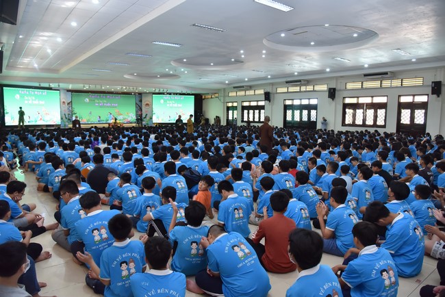 The 4th Day of Huong Phap Branch 's Teenage Retreat, Cu Chi