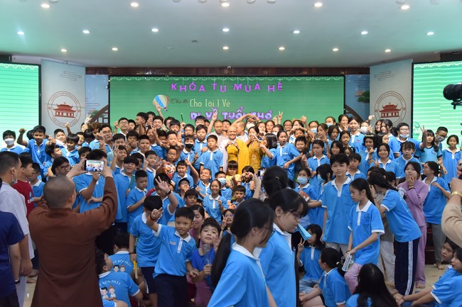 The 4th Day of Huong Phap Branch 's Teenage Retreat, Cu Chi