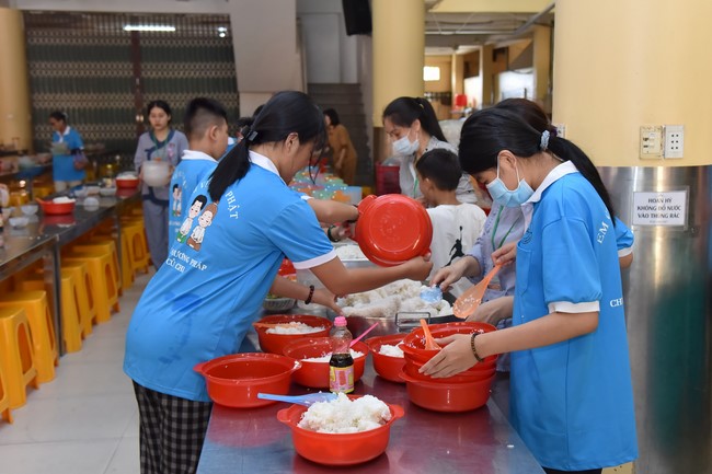 The 4th Day of Huong Phap Branch 's Teenage Retreat, Cu Chi
