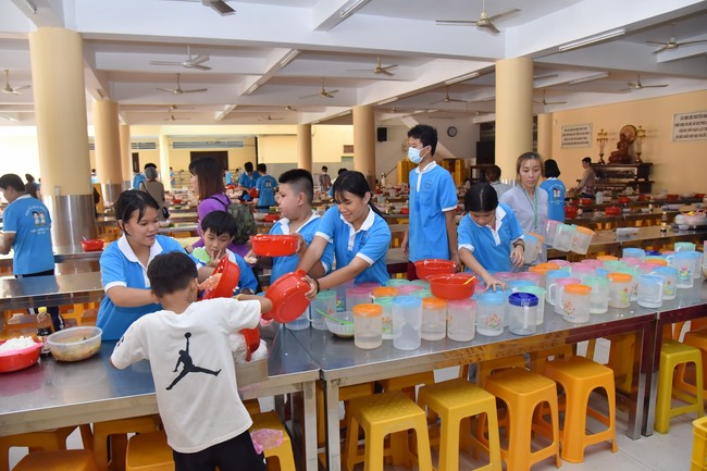 The 4th Day of Huong Phap Branch 's Teenage Retreat, Cu Chi