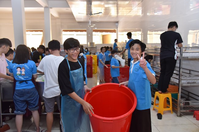The 4th Day of Huong Phap Branch 's Teenage Retreat, Cu Chi