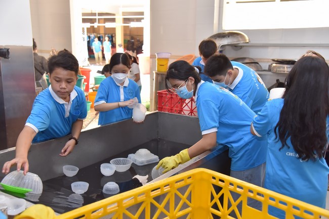The 4th Day of Huong Phap Branch 's Teenage Retreat, Cu Chi