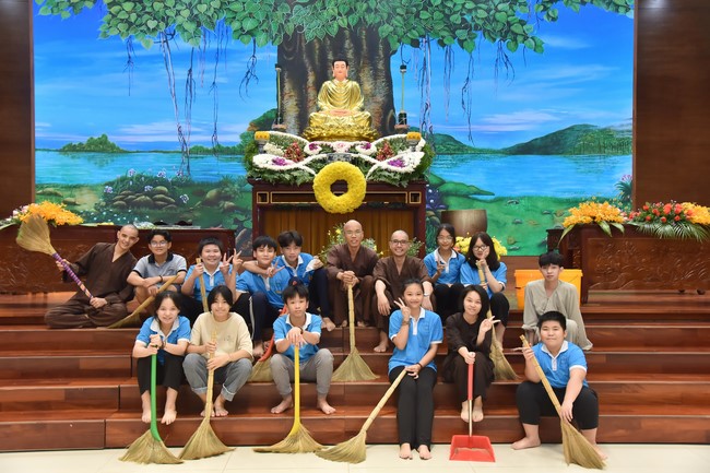 The 4th Day of Huong Phap Branch 's Teenage Retreat, Cu Chi