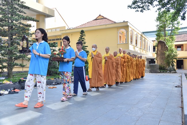 The 4th Day of Huong Phap Branch 's Teenage Retreat, Cu Chi