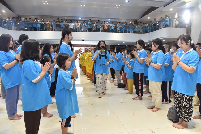 The 4th Day of Huong Phap Branch 's Teenage Retreat, Cu Chi