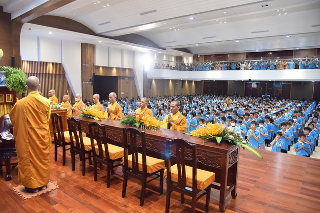 The 4th Day of Huong Phap Branch 's Teenage Retreat, Cu Chi