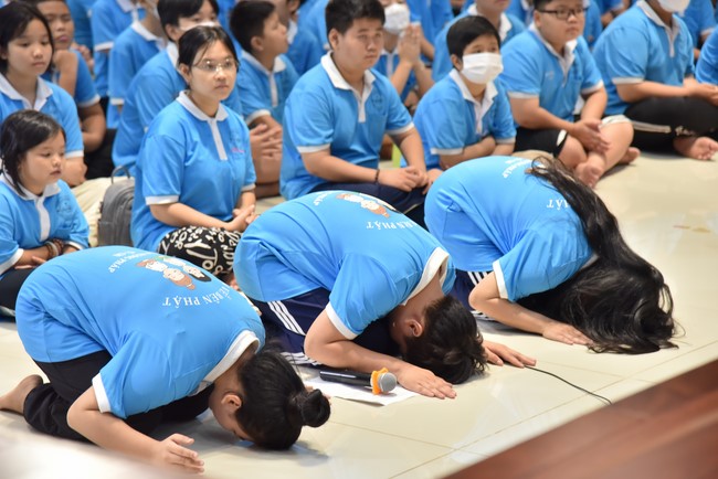 The 4th Day of Huong Phap Branch 's Teenage Retreat, Cu Chi