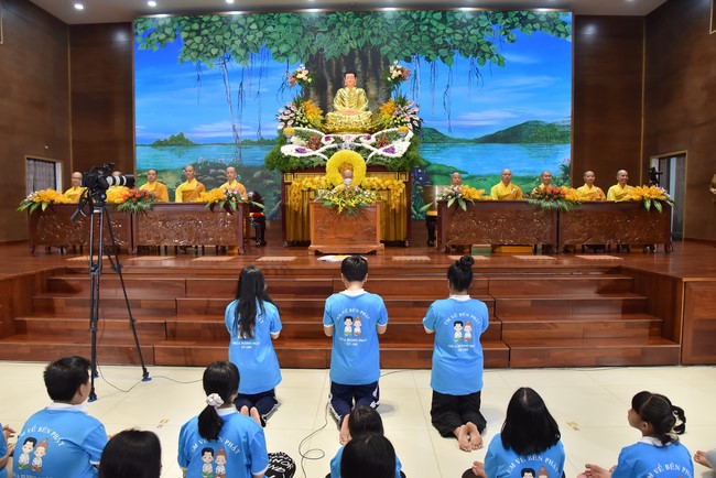 The 4th Day of Huong Phap Branch 's Teenage Retreat, Cu Chi