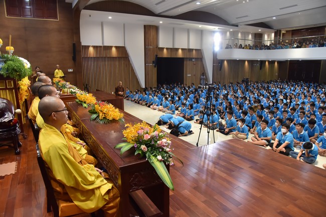 The 4th Day of Huong Phap Branch 's Teenage Retreat, Cu Chi