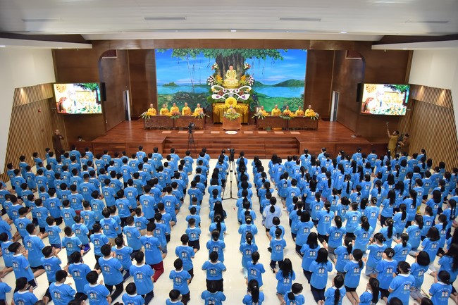 The 4th Day of Huong Phap Branch 's Teenage Retreat, Cu Chi