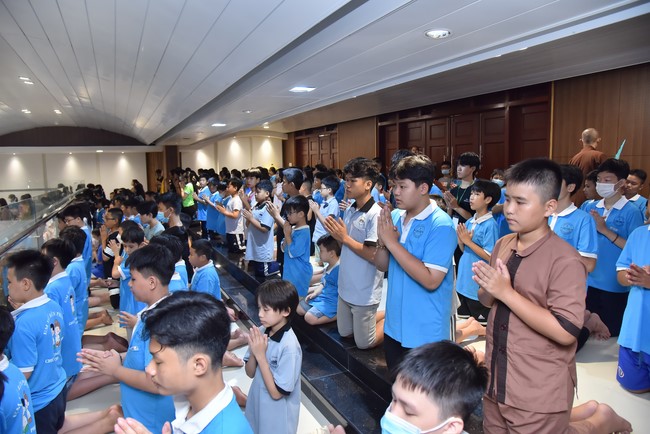 The 4th Day of Huong Phap Branch 's Teenage Retreat, Cu Chi