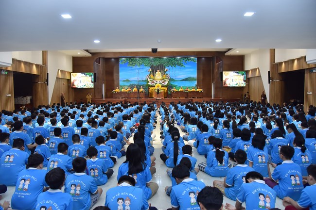 The 4th Day of Huong Phap Branch 's Teenage Retreat, Cu Chi