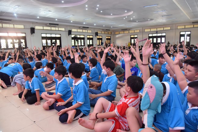 The 5th Day of Huong Phap Branch 's Teenage Retreat, Cu Chi