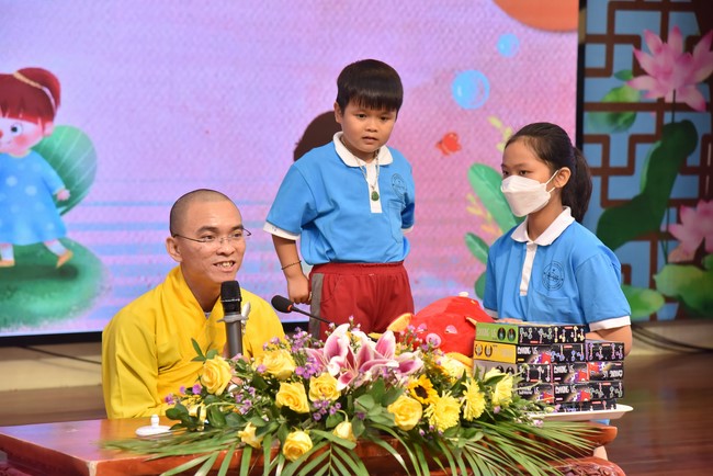 The 5th Day of Huong Phap Branch 's Teenage Retreat, Cu Chi