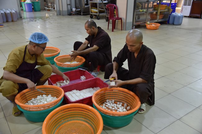 The 5th Day of Huong Phap Branch 's Teenage Retreat, Cu Chi